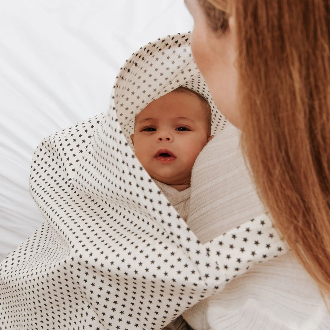 Breastfeeding Aprons: Comfort and Privacy for Nursing Mums - For Your Little One