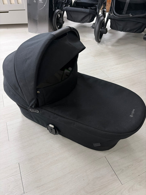 Cybex Gazelle S cot in dark fabric with hood and carry handle, side view