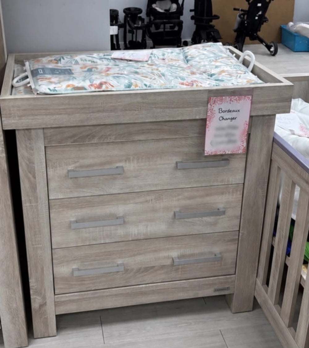 Babystyle Bordeaux 3 Piece Nursery Furniture Set - Oak Clearance (Pickup Only)