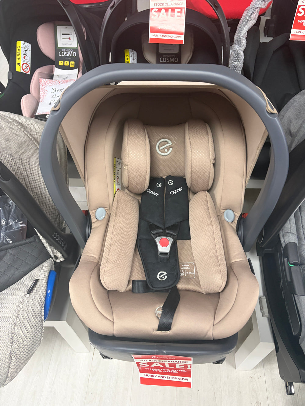 Babystyle Oyster Capsule Car Seat And Isofix Base - Butterscotch Clearance
