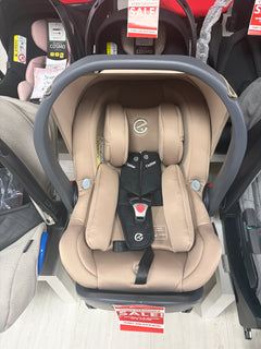 Babystyle Oyster Capsule Car Seat And Isofix Base - Butterscotch Clearance