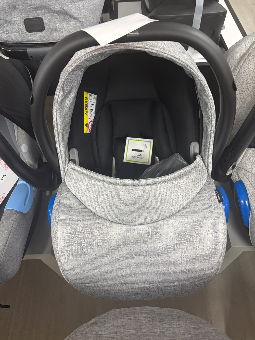 Venicci Newborn Car Seat - Silver Clearance