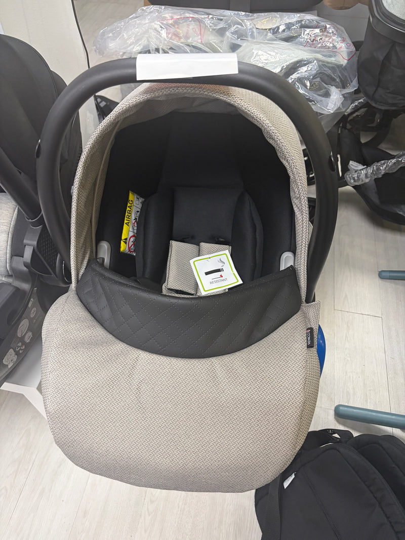 Venicci Newborn Car Seat - Beige Clearance