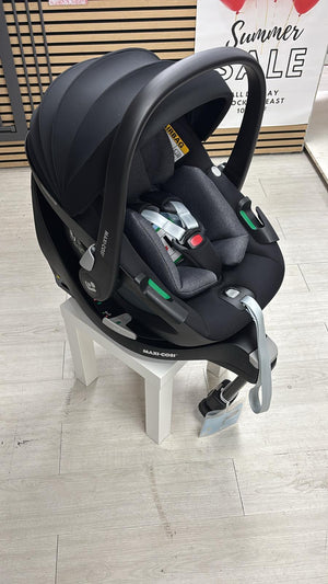 Maxi Cosi Pebble 360 Car Seat - Showroom Display Model