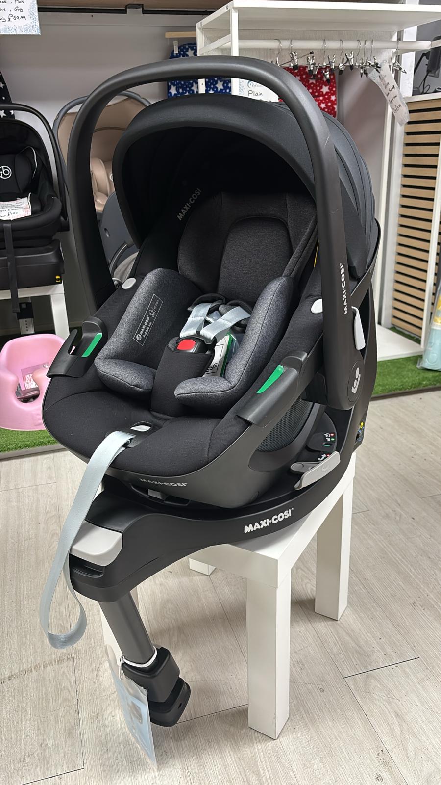 Maxi Cosi Pebble 360 Car Seat - Showroom Display Model