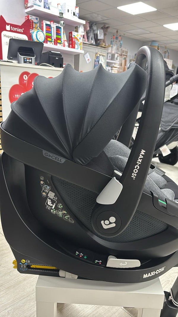 Maxi Cosi Pebble 360 Car Seat - Showroom Display Model